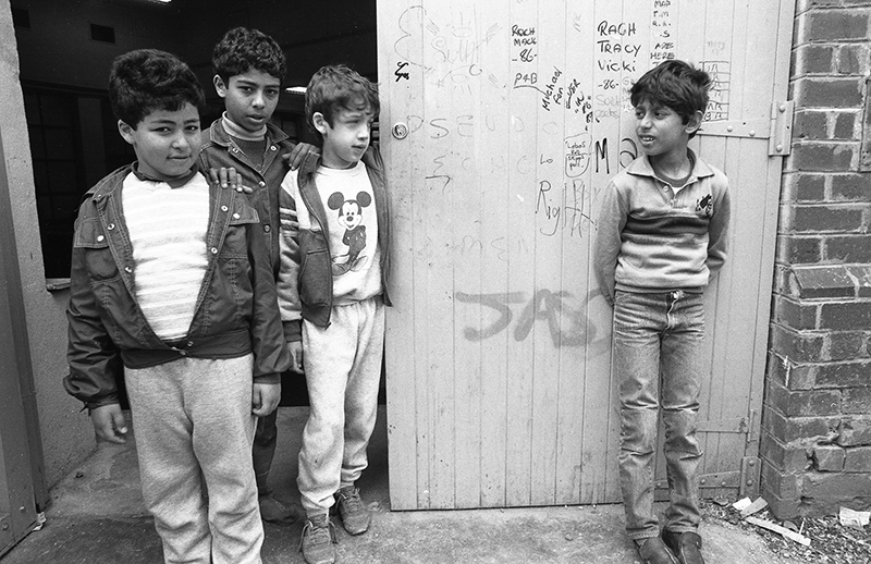 Life in an Inner Melbourne Housing Estate, 1986: Australia : Richard Moore : Journalist : Photographer :